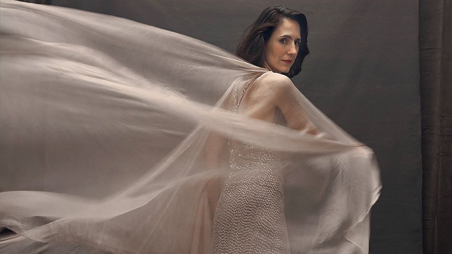 Šaty české značky Leeda zazářily na Oscarech i cenách BAFTA: Pro sošky si v nich došla producentka Alžběta Karásková